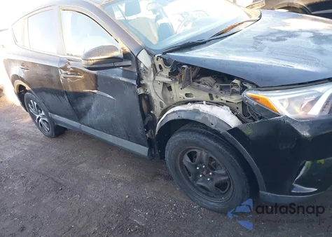 2018 Toyota Rav4 Le z USA, uszkodzony, nr VIN 2T3BFREVXJW731693